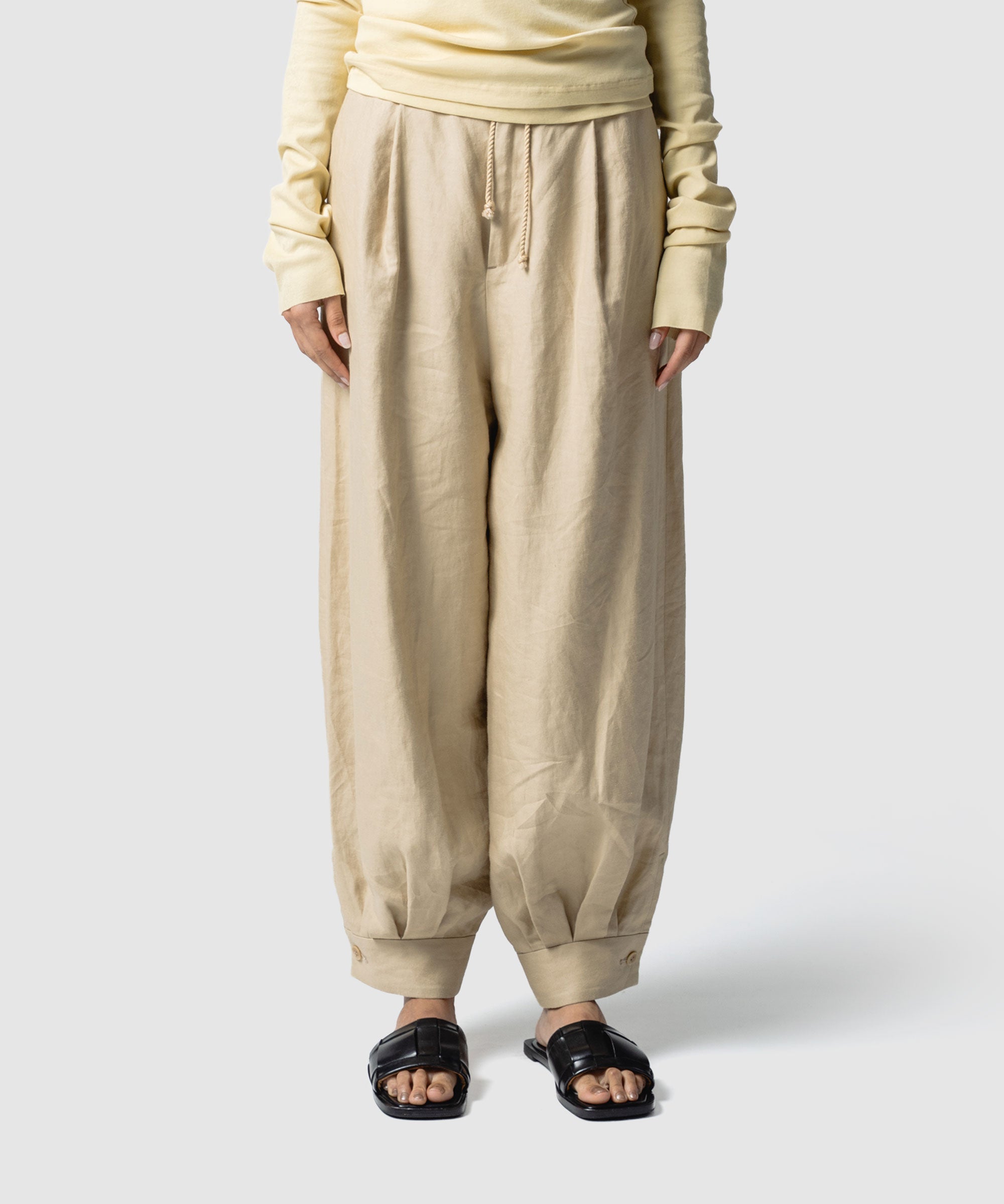 TUCK STITCHED PANTS｜muller of yoshiokubo(ミュラーオブヨシオクボ