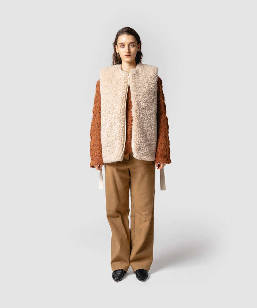 BUMPY WOOL BOA VEST