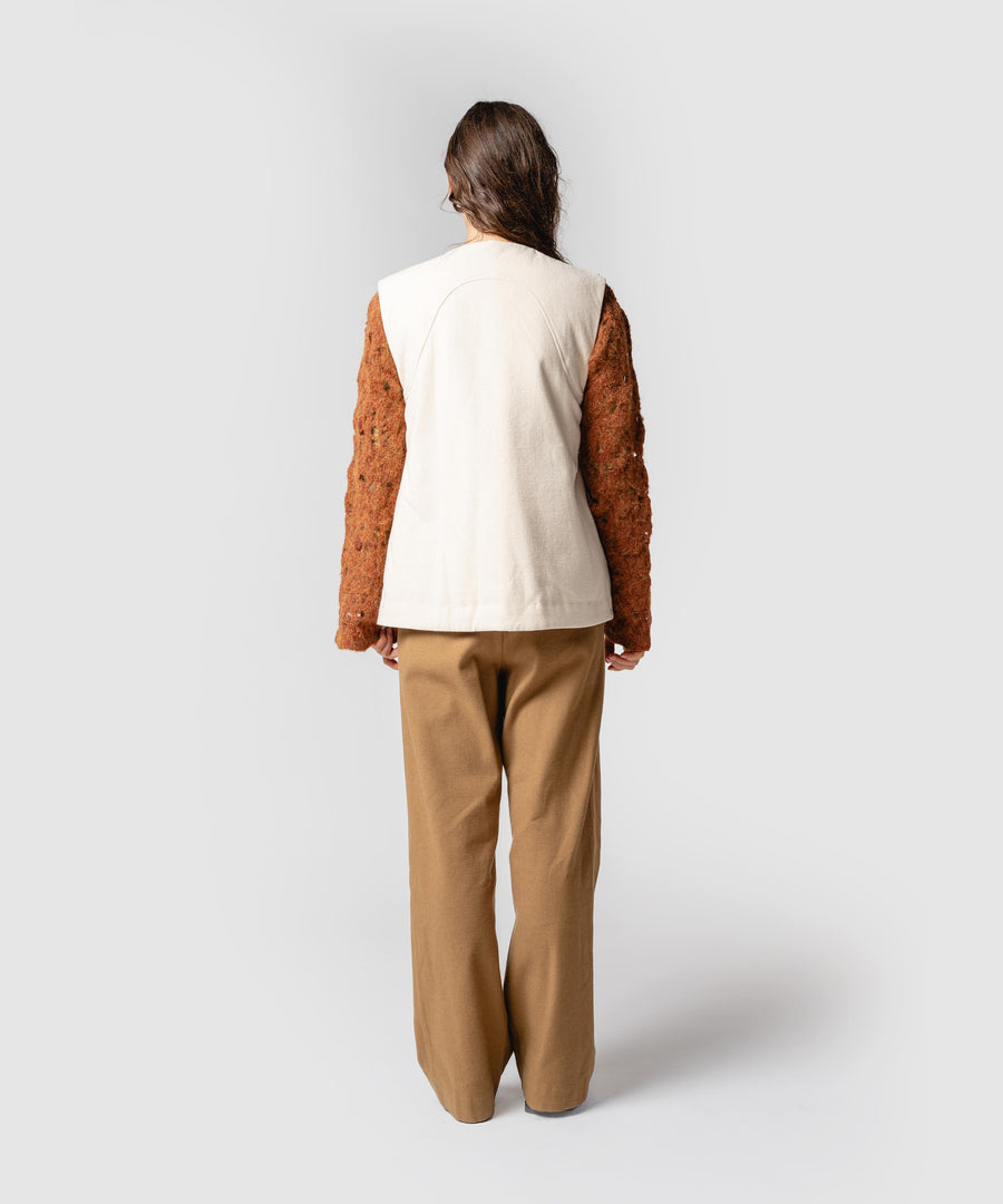 BUMPY WOOL BOA VEST